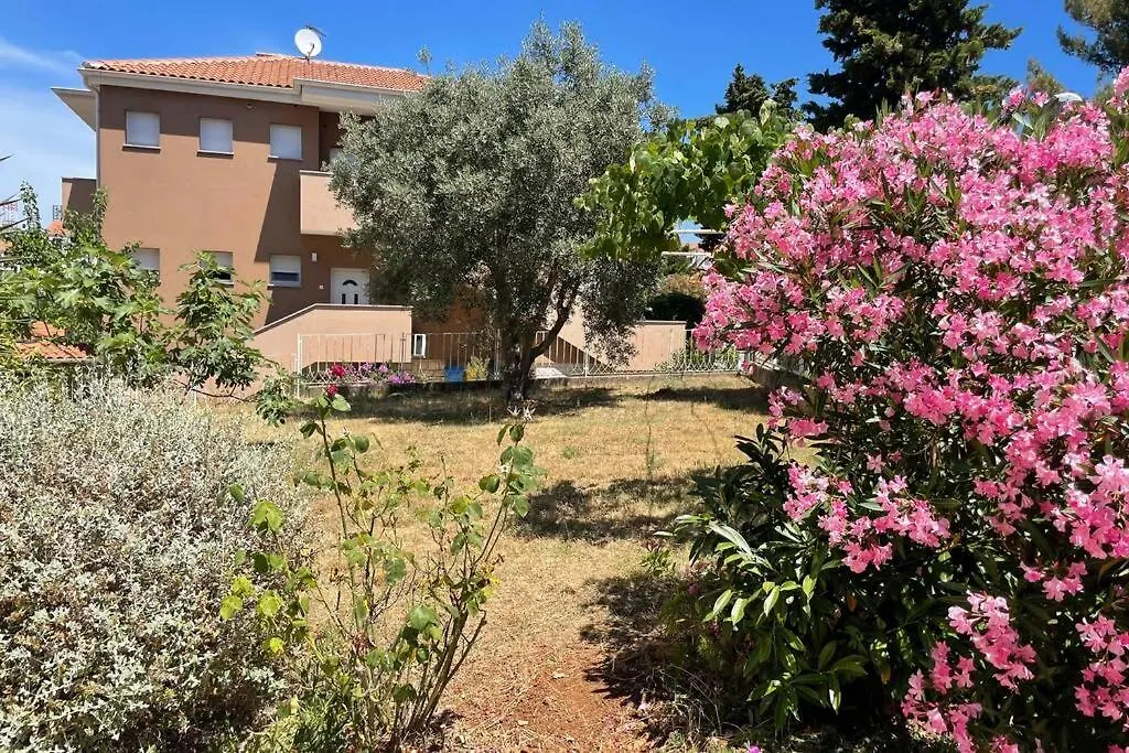 House Marea-Newly Renovated Apartment 100M From The Sea Pula